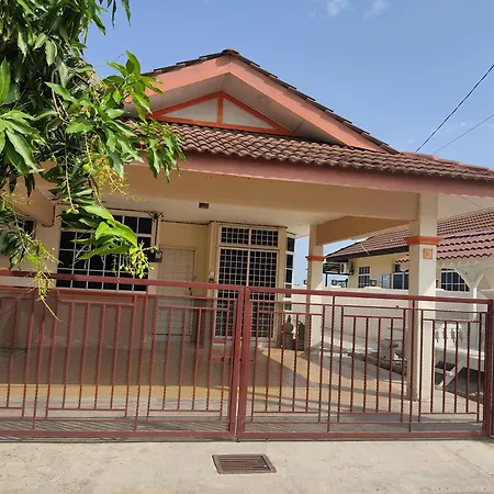 Amanda Sweeties Homestay Kangar Exterior photo